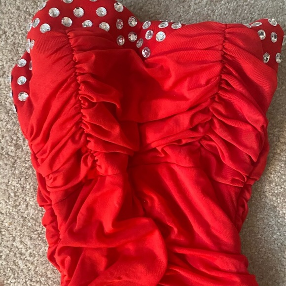 Red strapless cocktail dress - Picture 2 of 3